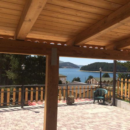 A Due Passi Bed & Breakfast Lorica Bagian luar foto