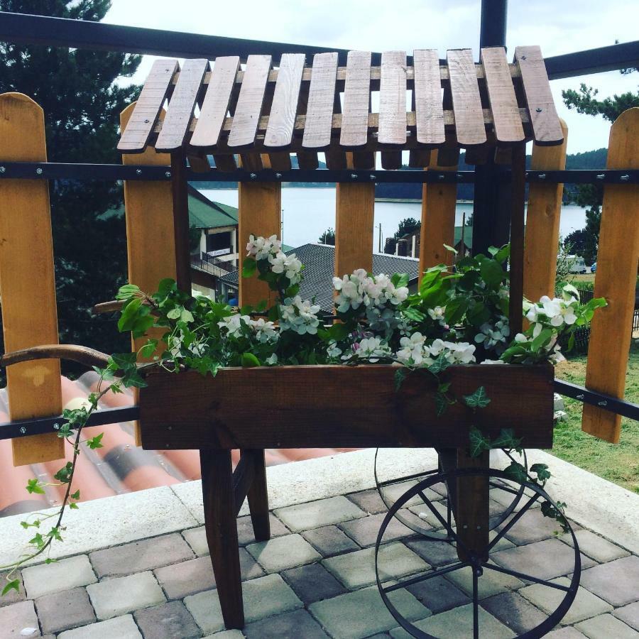 A Due Passi Bed & Breakfast Lorica Bagian luar foto