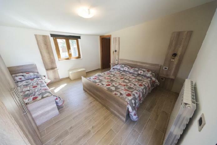 A Due Passi Bed & Breakfast Lorica Bagian luar foto