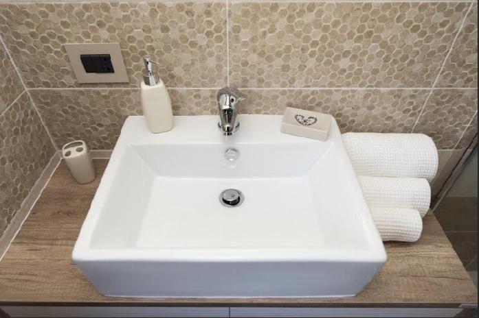 A Due Passi Bed & Breakfast Lorica Bagian luar foto