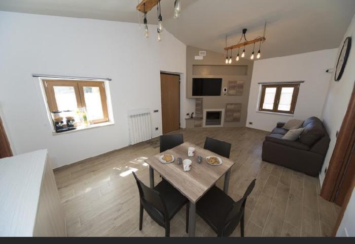 A Due Passi Bed & Breakfast Lorica Bagian luar foto
